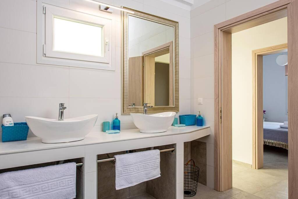 Amazing Seafront Suite เอียราเปตรา ภายนอก รูปภาพ